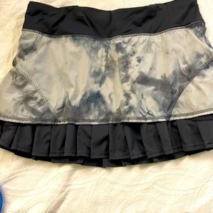 Lululemon Run Resolution Skirt Ruffle